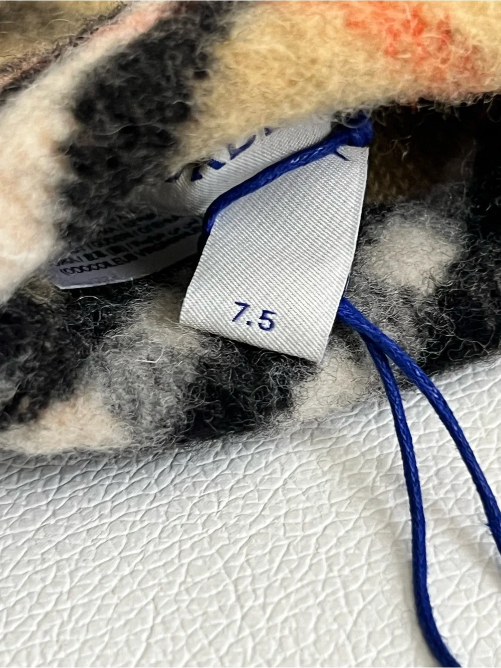 BURBERRY Women’s Check-Pattern Wool Gloves Size 7.5 NEW!!